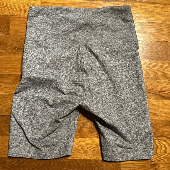 Old Navy - Women’s Highwaisted Active Shorts - Gray - Small - Picture 3 of 7